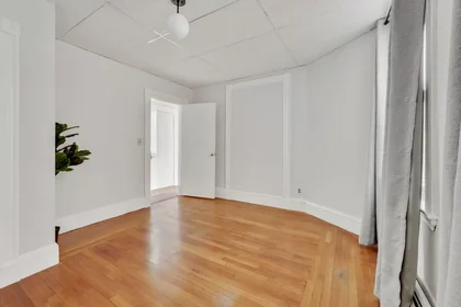 Quarto privado em 02125, imagem 5 de 49