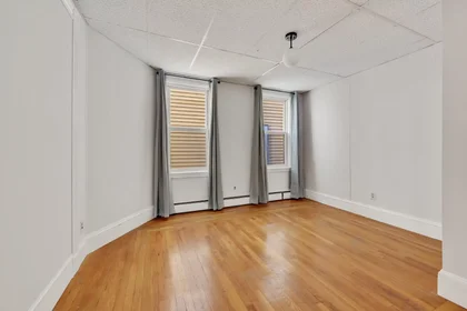 Quarto privado em 02125, imagem 6 de 49