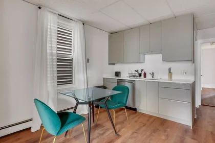 Quarto privado em 02125, imagem 7 de 49