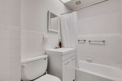 Quarto privado em 02125, imagem 8 de 49
