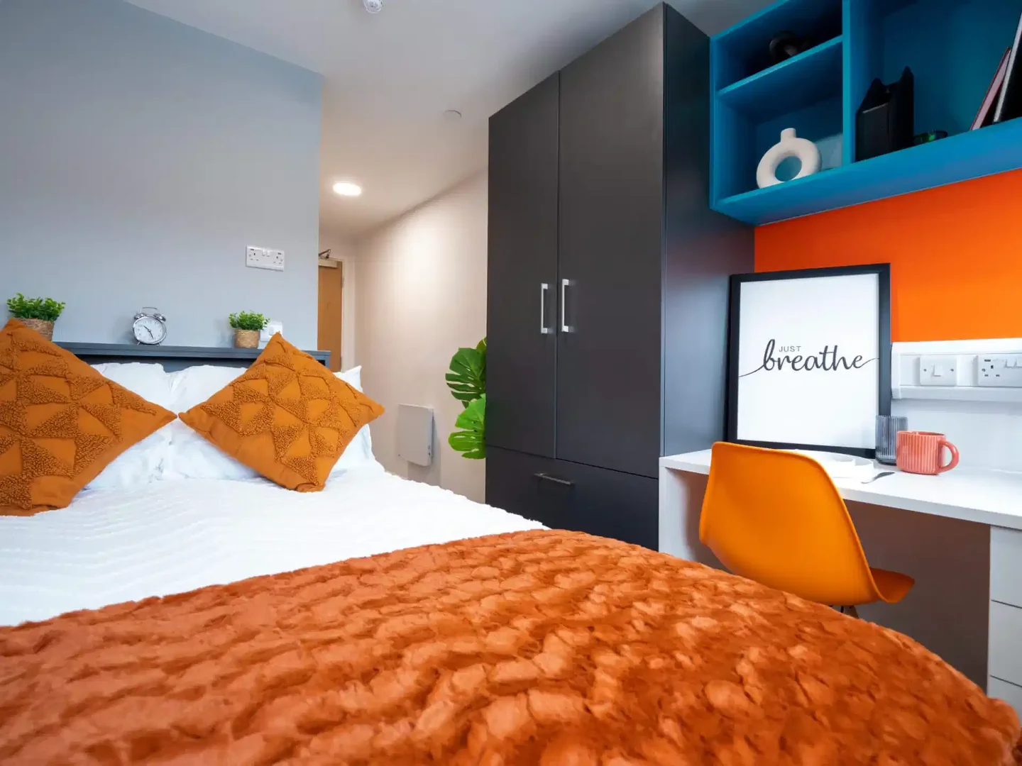 Habitación estudiantil económica con ubicación conveniente en 