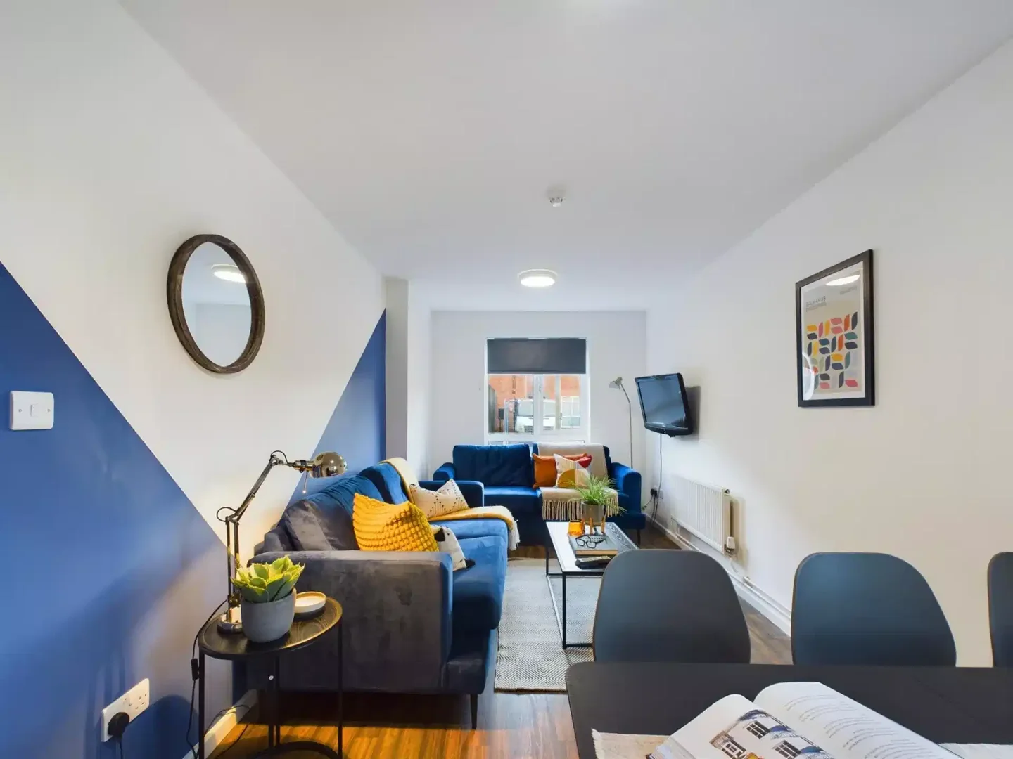 Bright and airy student room with easy university access in 