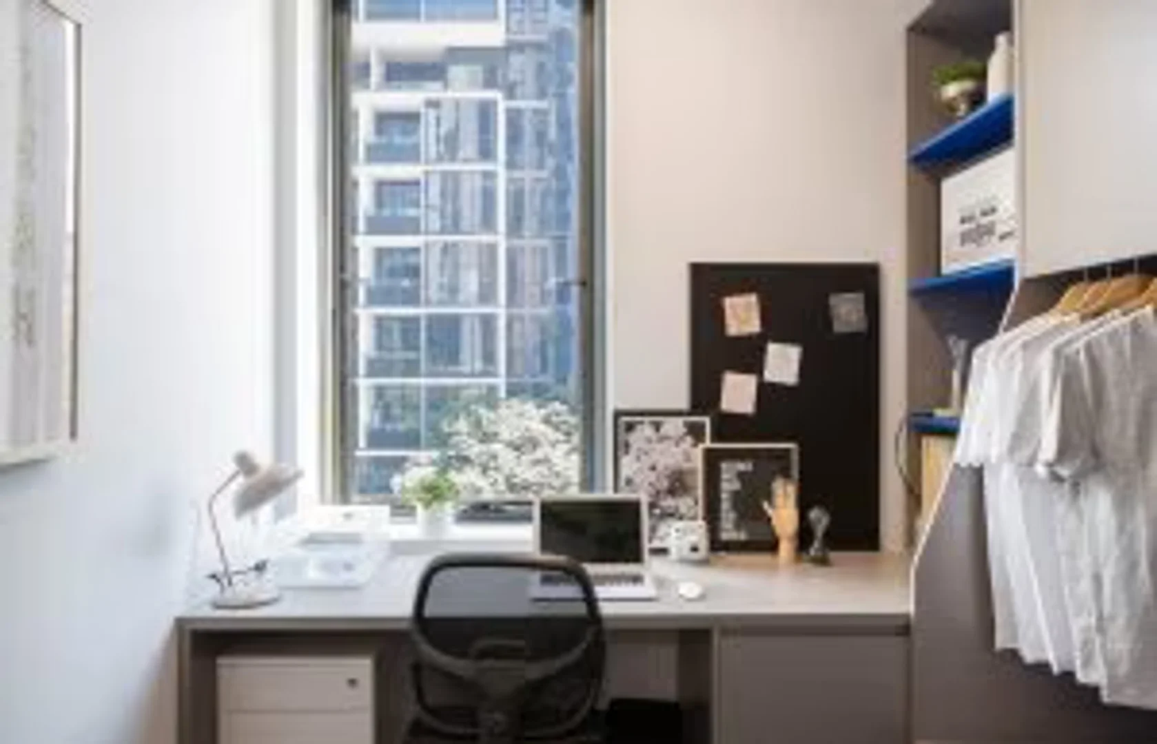 Habitación estudiantil económica con ubicación conveniente en 