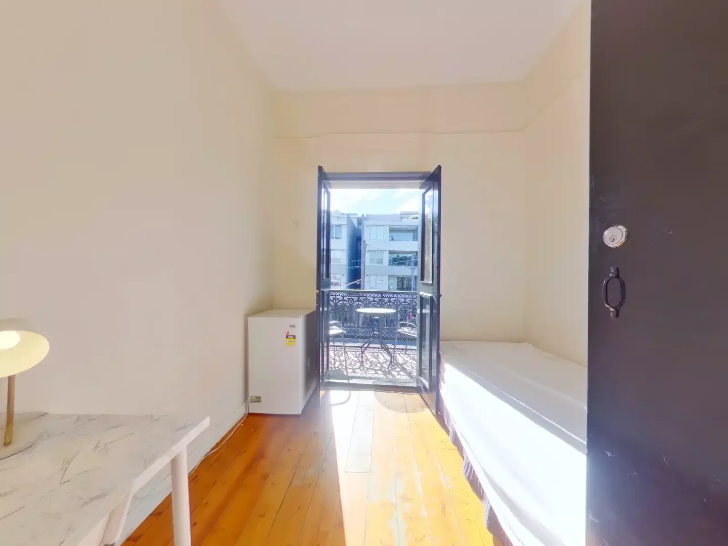 Habitación estudiantil amplia y cómoda en 