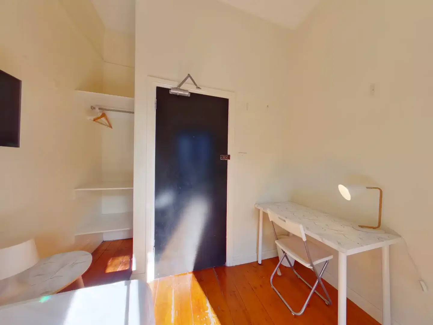 Habitación estudiantil económica cerca del campus en 