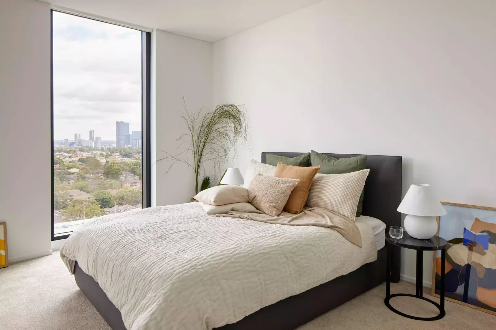 Habitación estudiantil funcional perfecta para estudiar en 