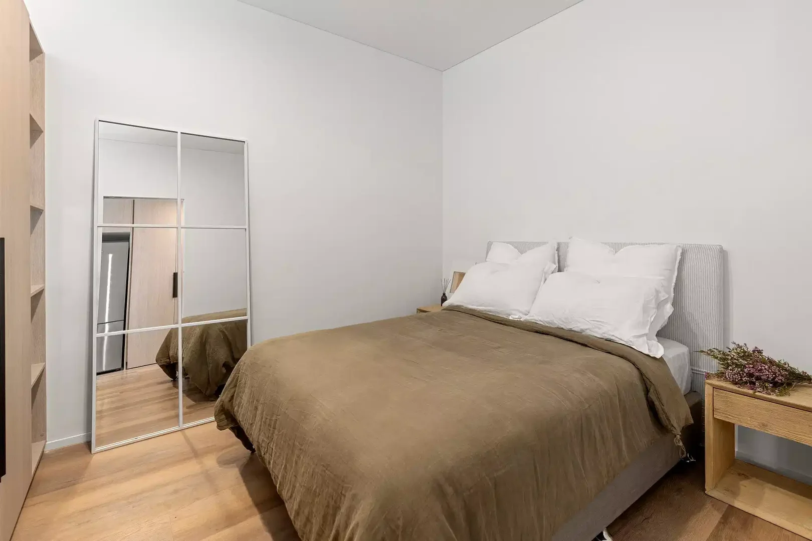 Cómodo estudio para vivir como estudiante en 