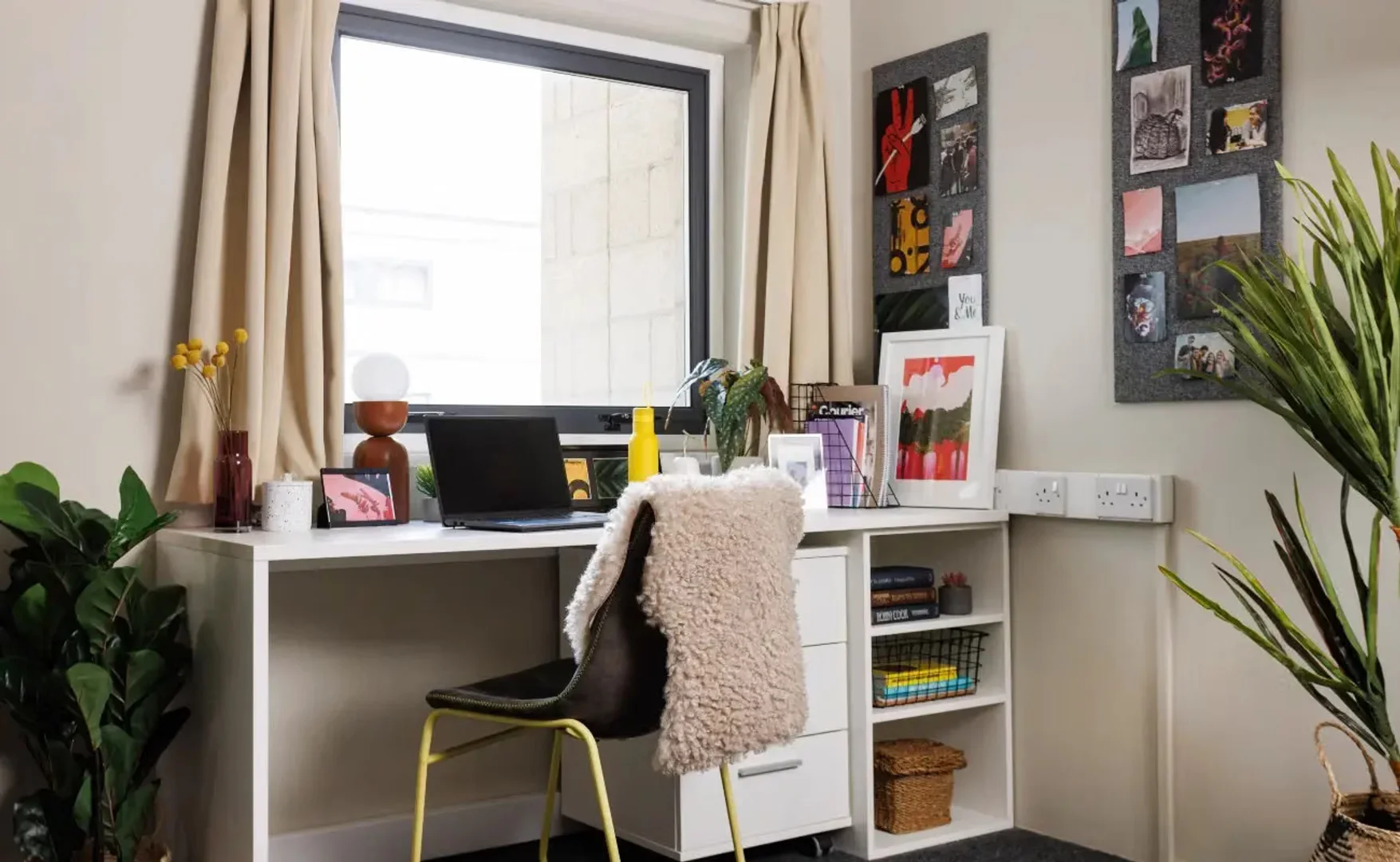 Quarto amigo do estudante em  com comodidades modernas