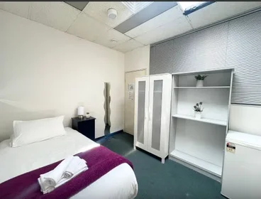 Chambre à louer dans un appartement en colocation à {area}