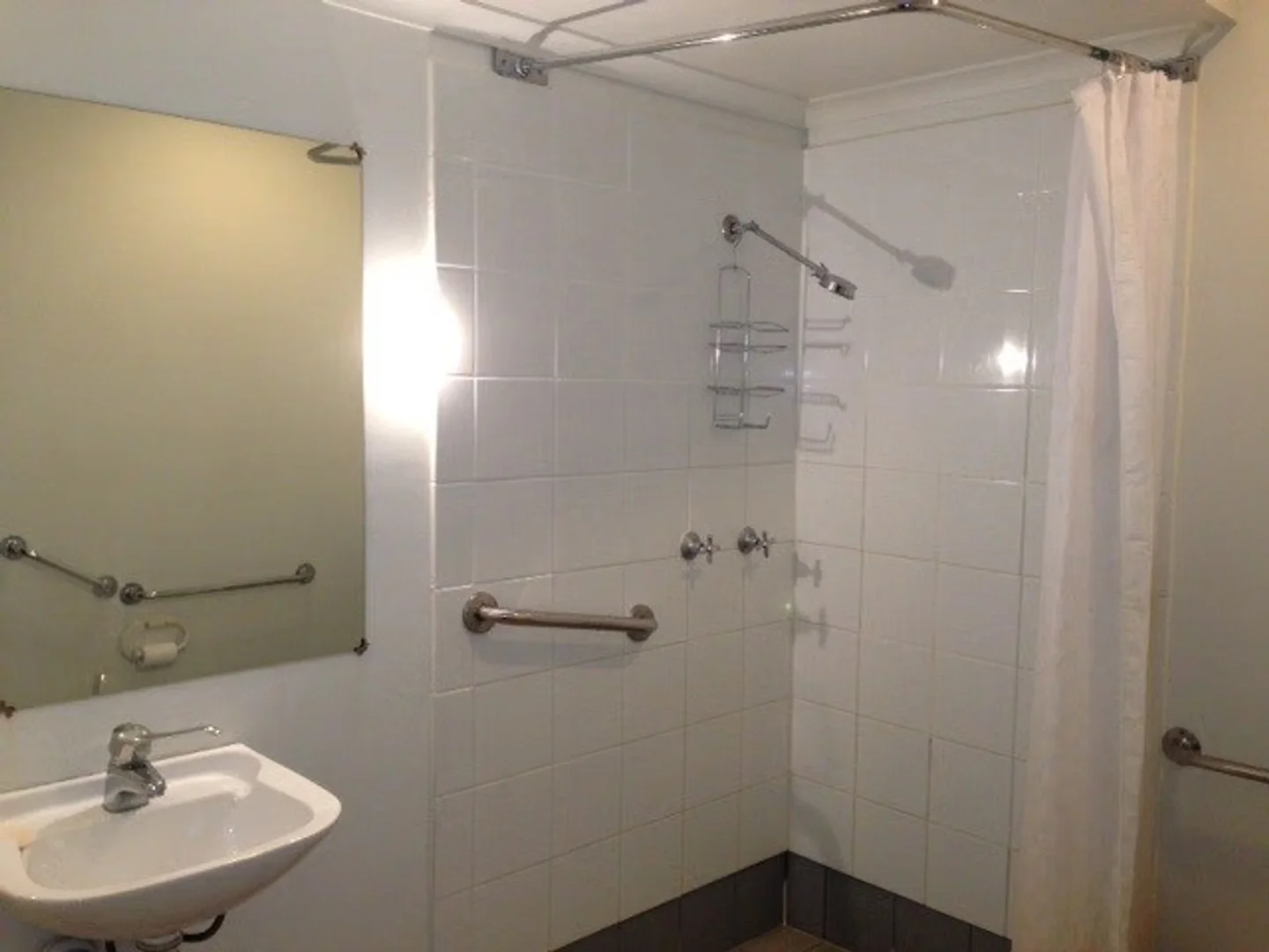 Chambre d'étudiant économique avec emplacement pratique dans