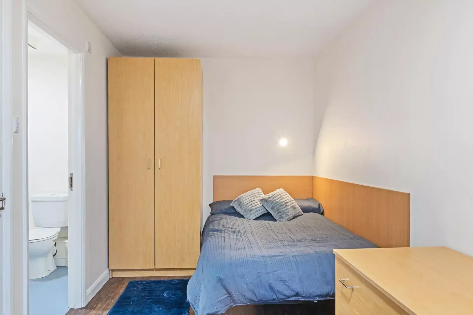 Habitación asequible para estudiantes con buena iluminación en 