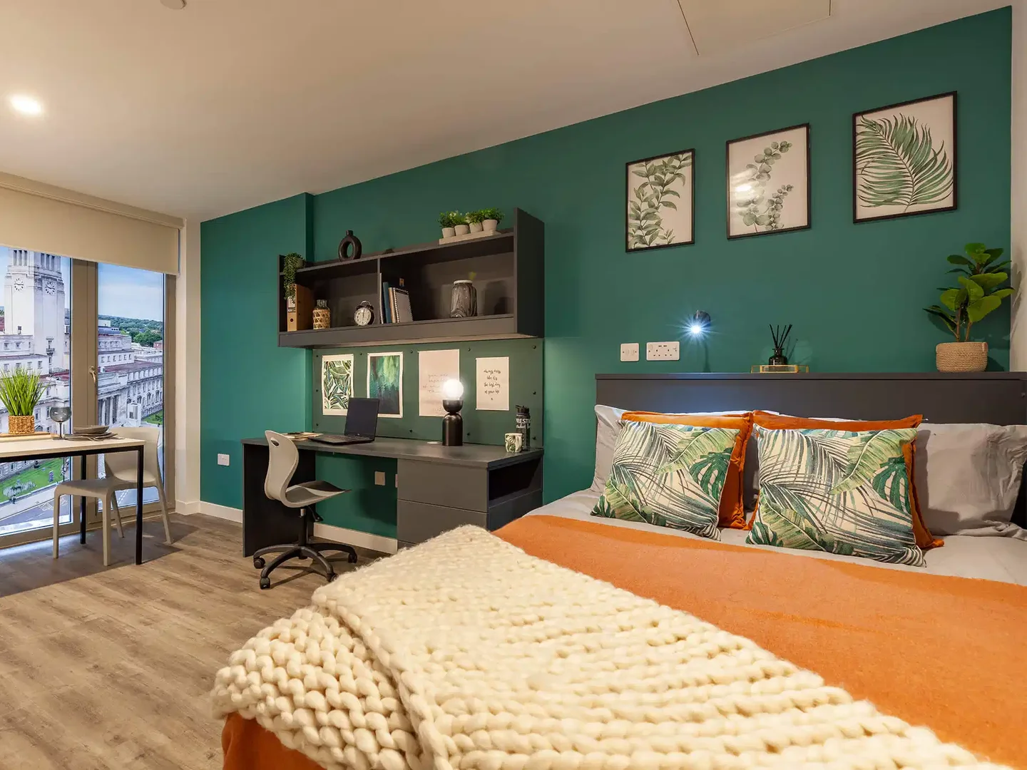 Student-friendly room in  with modern amenities