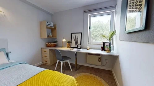 Private room at Hathersage Road, image 2 of 49