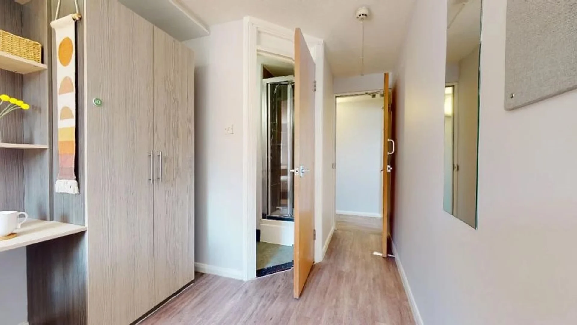 Chambre confortable pour étudiants disponible dans 