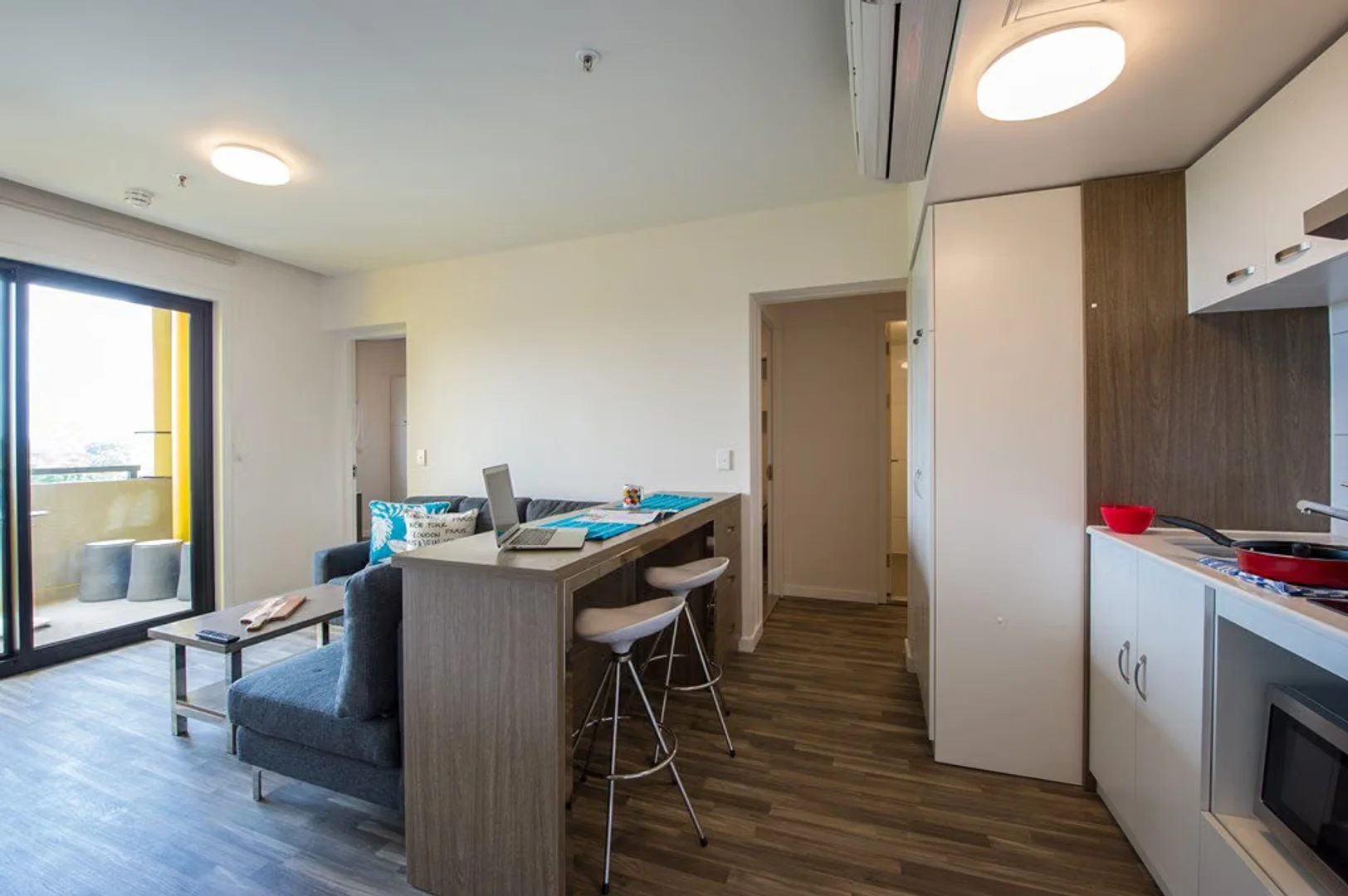 Functional student room perfect for studying in 
