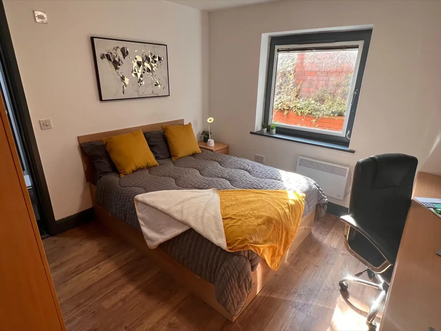 Zimmer in Studentenwohnung in  zu vermieten, voll möbliert