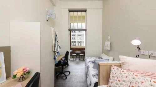 Quarto privado em Bramston Terrace, imagem 32 de 49