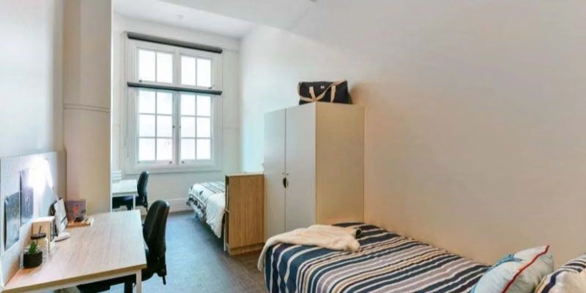 Economical student room with convenient location in