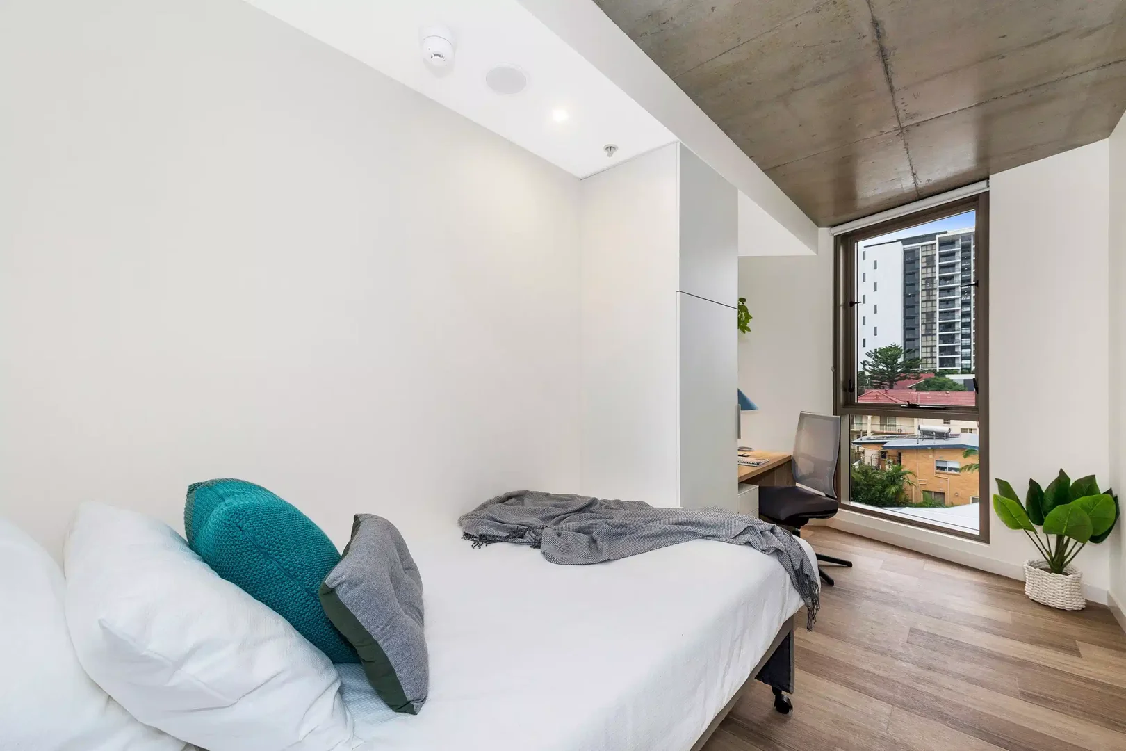 Budget-friendly student room close to campus in 