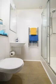 Quarto privado em Ferncliffe Road, imagem 19 de 23