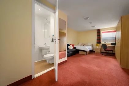 Privatzimmer in der Ferncliffe Road, bild 1 von 10