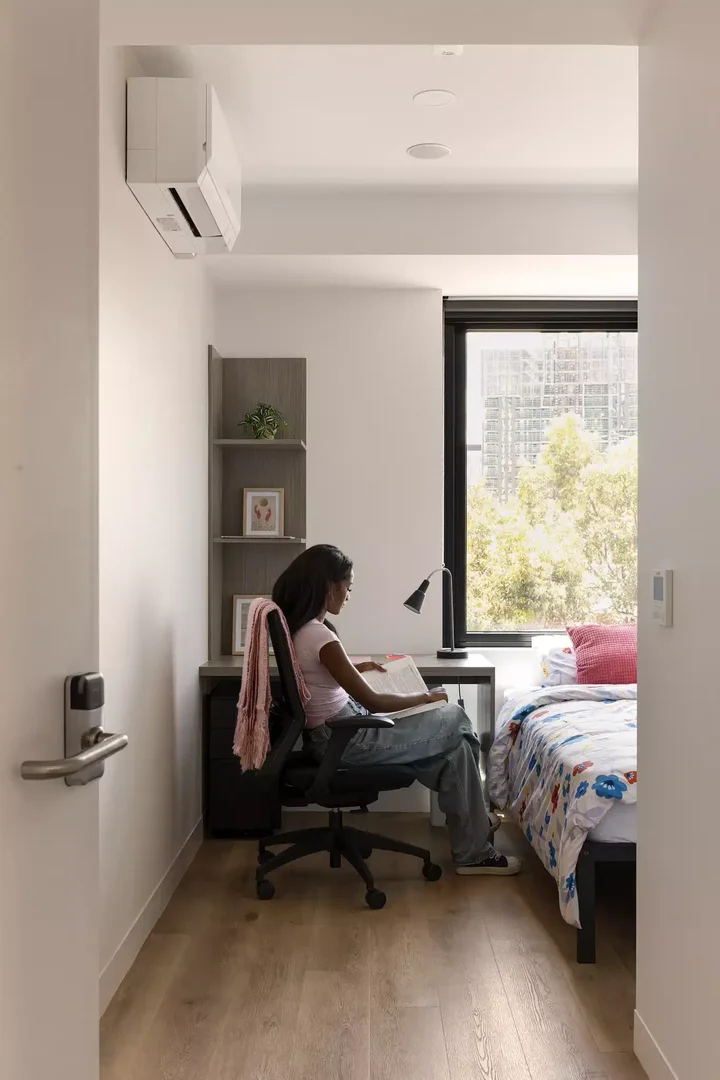 Chambre conviviale pour les étudiants dans  avec des équipements modernes