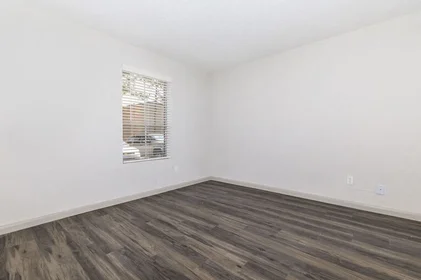 Quarto privado em Bay Area Boulevard, imagem 1 de 10