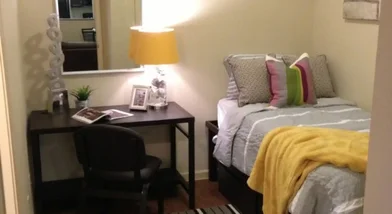 Quarto privado em Longview Street, imagem 1 de 10