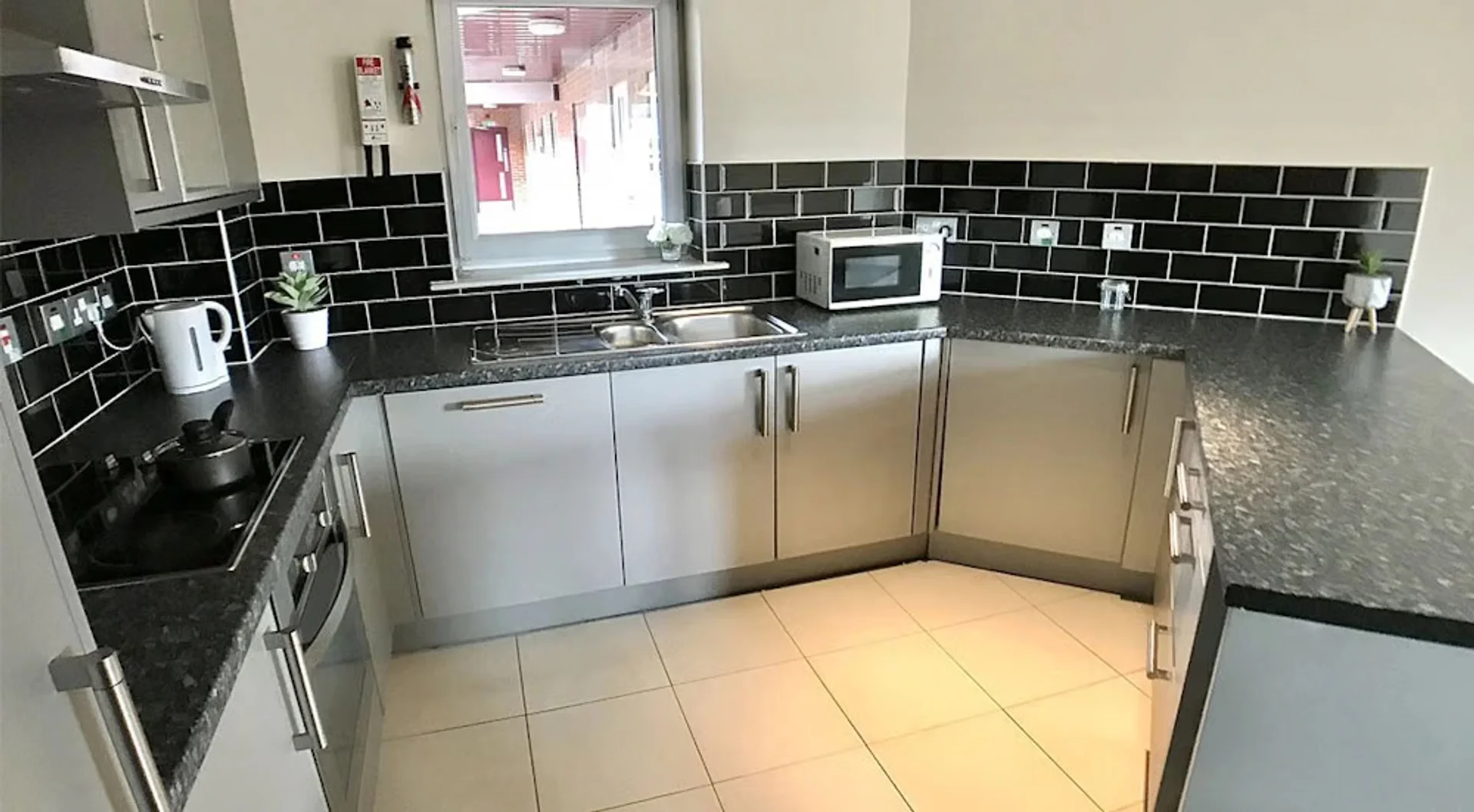 Budget-friendly student room close to campus in