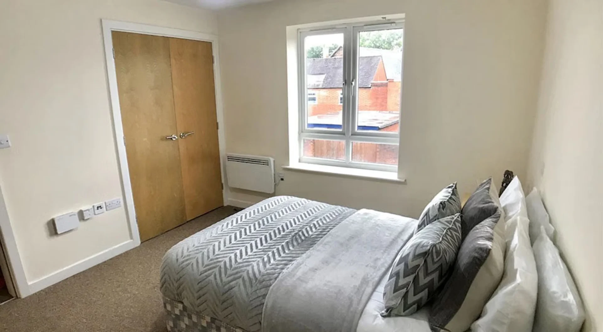 Comfortable and spacious student room in