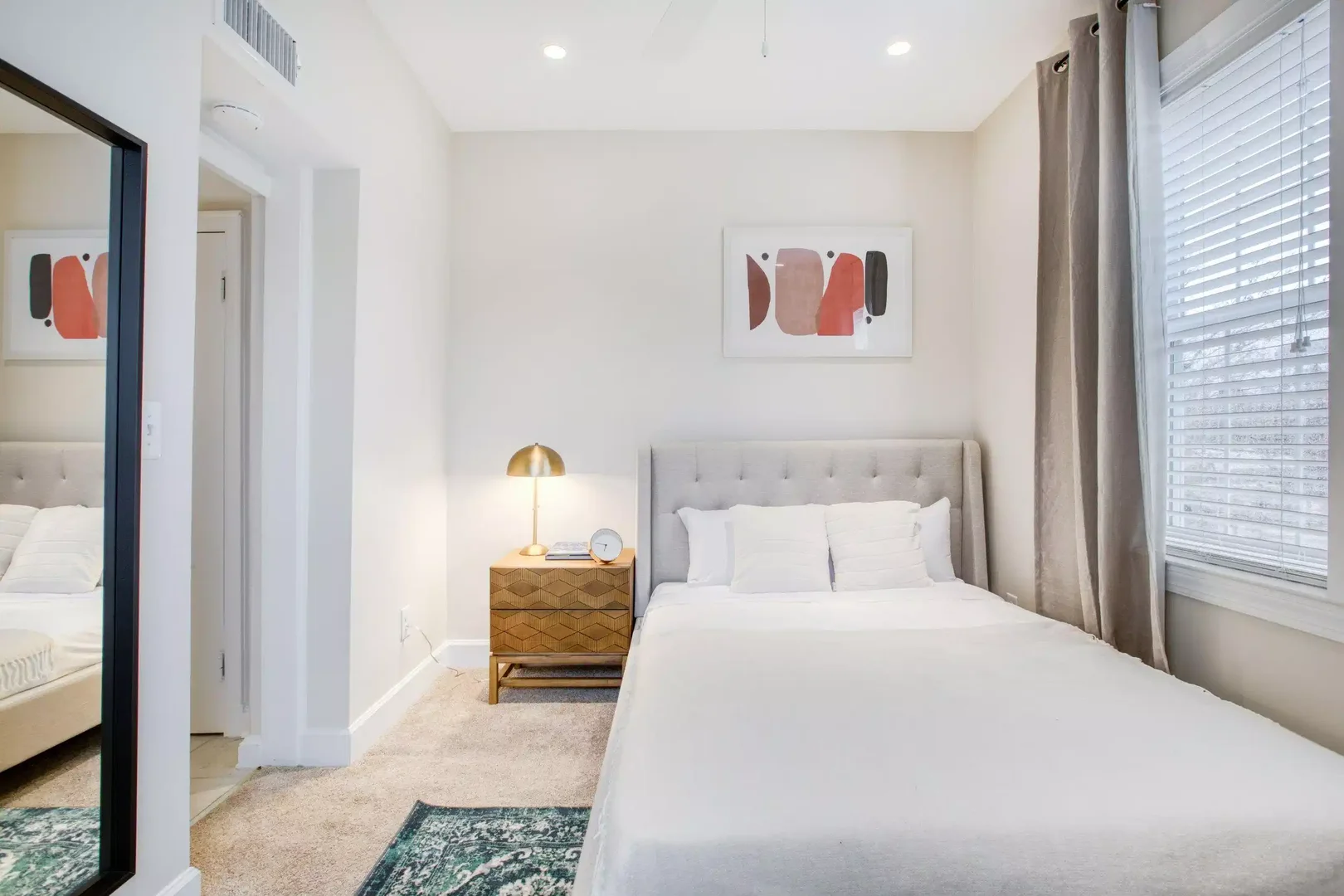 Budget-friendly student room close to campus in
