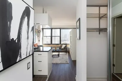 Estudio en East Hyde Park Boulevard, imagen 2 de 32