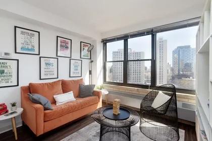 Estudio en East Hyde Park Boulevard, imagen 4 de 32