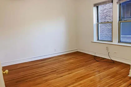 Room for rent with double bed {area}
