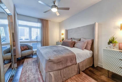 Habitación privada en East Walnut Street, imagen 16 de 25