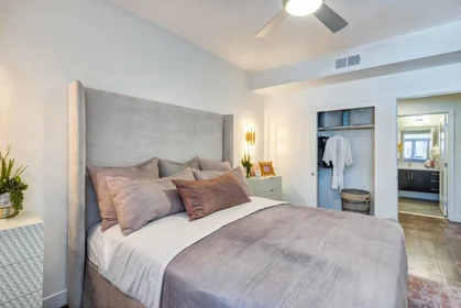 Habitación privada en East Walnut Street, imagen 20 de 25