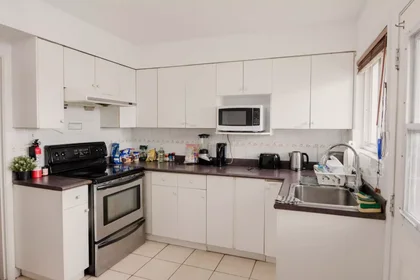 Habitación privada en East 60th Avenue, imagen 9 de 20