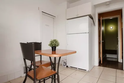 Habitación privada en East 60th Avenue, imagen 10 de 20