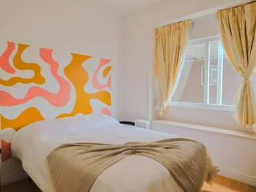 Quarto privado em Sussex Avenue, imagem 1 de 10