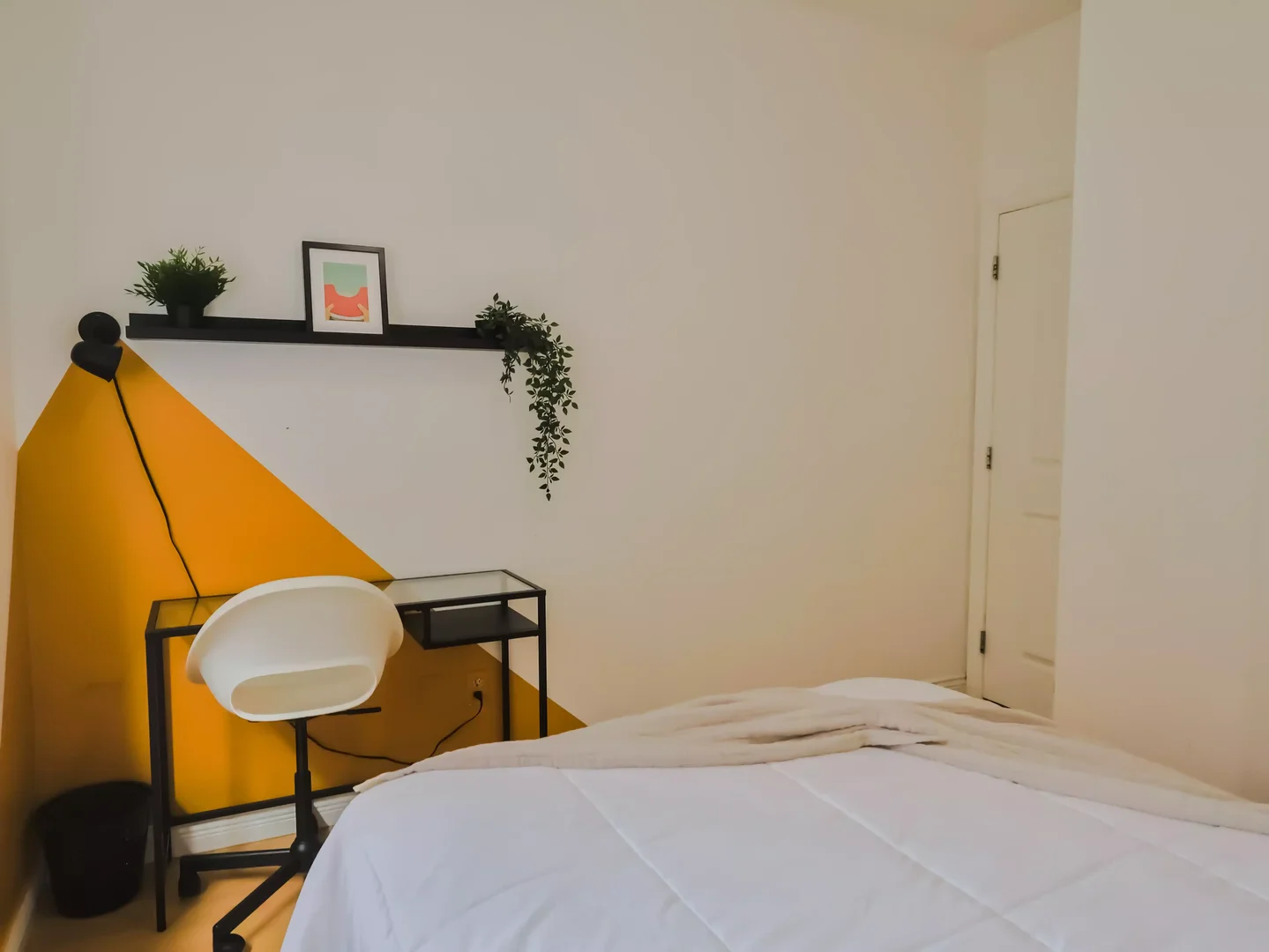 Quarto de estudante económico perto do campus em 