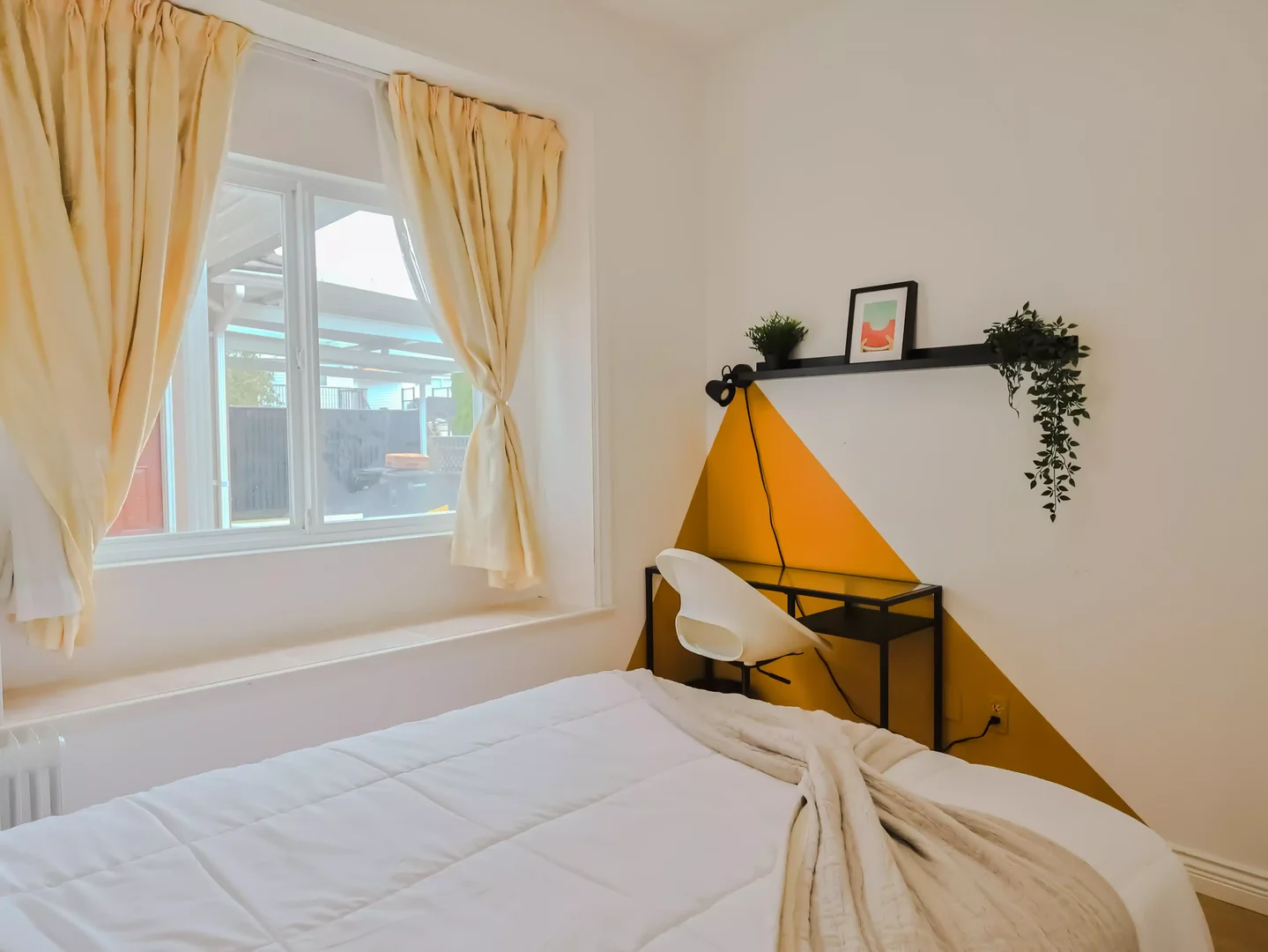 Quarto para alugar em apartamento de estudantes em , totalmente mobilado
