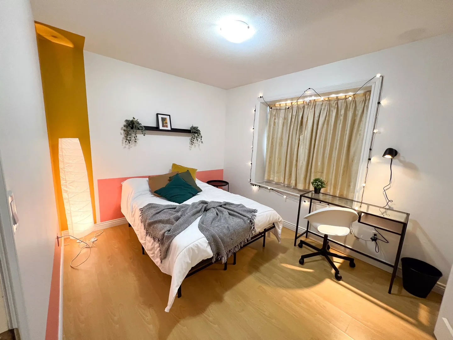 Quarto de estudante económico com localização conveniente em 