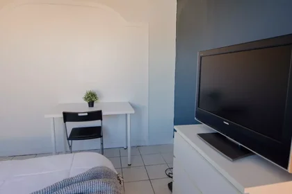 Quarto privado em Rumble Street, imagem 3 de 17