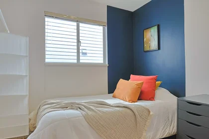 Quarto privado em Knight Street, imagem 2 de 14