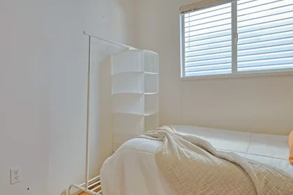Quarto privado em Knight Street, imagem 4 de 14