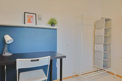 Quarto privado em Knight Street, imagem 4 de 13