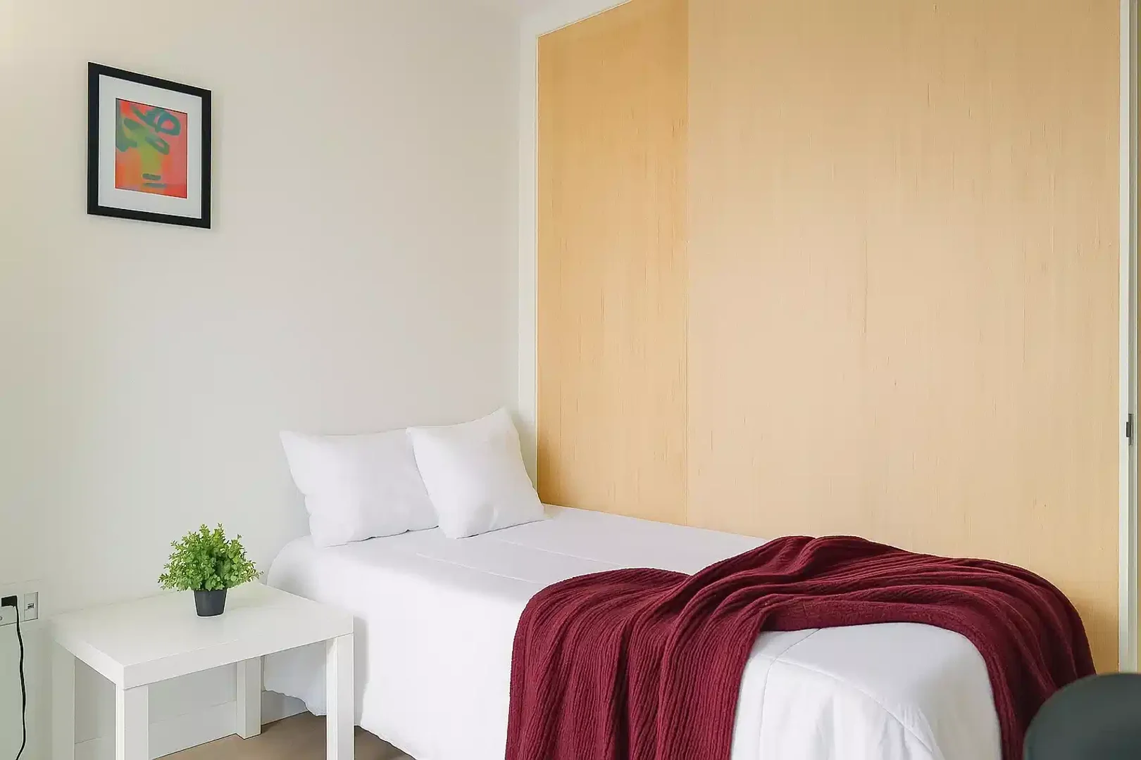  bölgesinde tam olanaklara sahip modern öğrenci stüdyosu