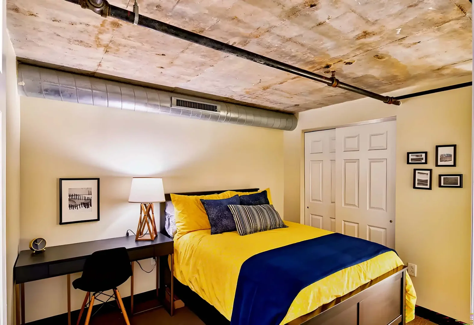 Quarto de estudante confortável e espaçoso em 