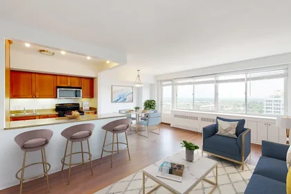 Quarto privado em South Skinker Boulevard, imagem 1 de 10
