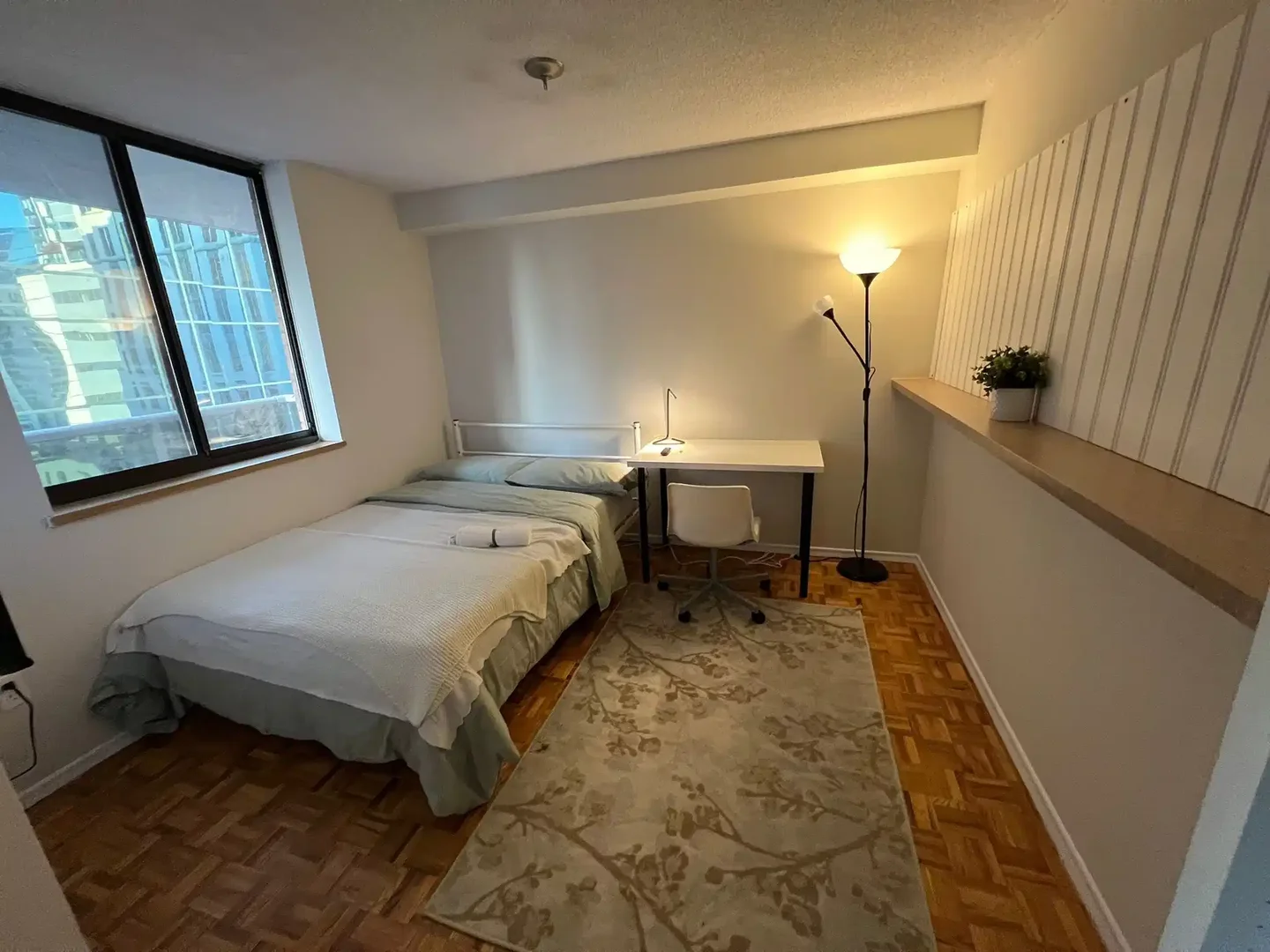 Economical student room with convenient location in 